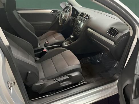 Used 2010 Volkswagen Golf 2-Door image 16