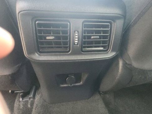 Used 2024 Toyota RAV4 LE AWD/4WD image 20