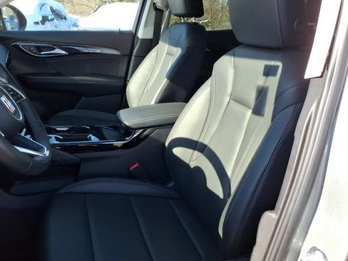 Used 2025 Buick Envision Preferred AWD/4WD image 18
