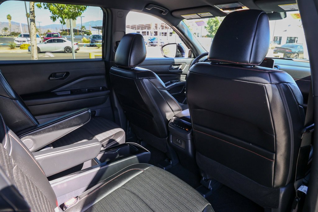 Used 2025 Nissan Pathfinder Rock Creek AWD/4WD image 18