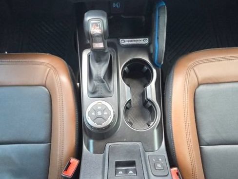 Used 2022 Ford Bronco Outer Banks AWD/4WD image 36