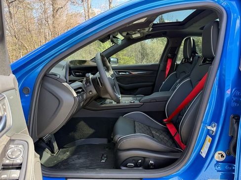 New 2026 Cadillac CT5 V w/ LPO, ONYX Package image 21