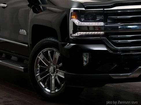 Used 2016 Chevrolet Silverado 1500 High Country w/ High Country Premium Package AWD/4WD image 3