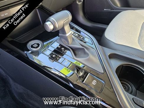Certified 2025 Kia Niro SX image 25