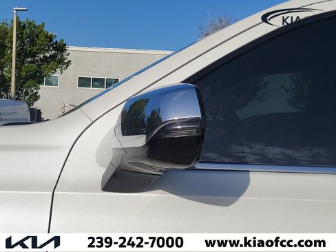 Used 2022 Chevrolet Tahoe Premier RWD image 5