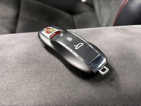 Used 2015 Porsche 911 GT3 RWD image 12