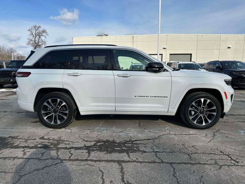 Used 2022 Jeep Grand Cherokee Overland w/ Luxury Tech Group IV image 6