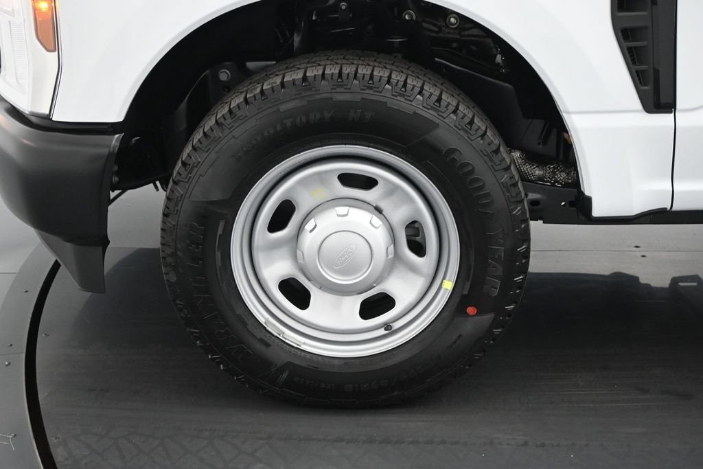 New 2027 Ford F350 XL w/ XL Chrome Package RWD image 17