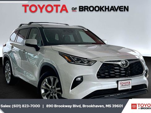 Used 2026 Toyota Highlander Limited AWD/4WD image 1