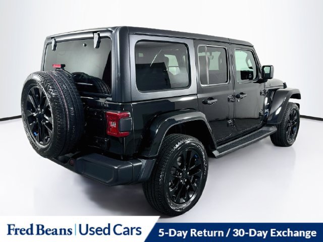 Used 2023 Jeep Wrangler Unlimited Sahara w/ Cold Weather Group AWD/4WD image 10