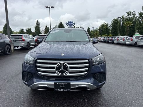 Used 2025 Mercedes-Benz GLS 450 4MATIC image 9