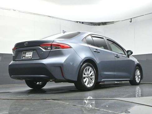 Used 2021 Toyota Corolla LE w/ LE Convenience Package FWD image 35