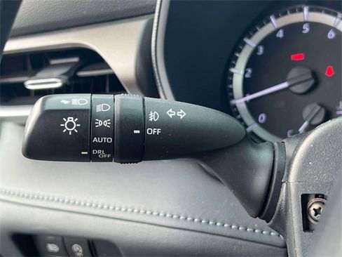 Used 2023 Toyota Highlander LE image 27