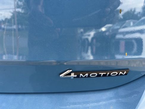 New 2025 Volkswagen Taos SE image 8