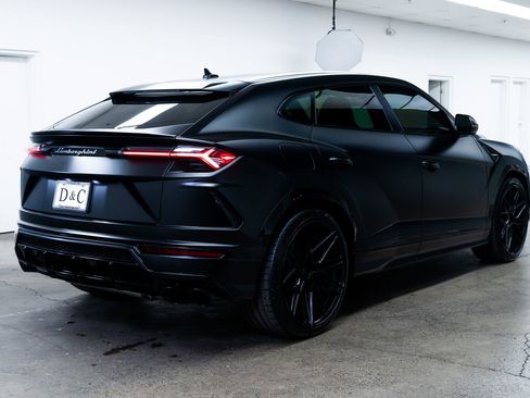 Used 2022 Lamborghini Urus image 6