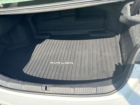 Used 2018 Toyota Avalon XLE Premium image 39