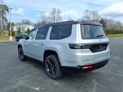 New 2026 Jeep Grand Wagoneer Summit AWD/4WD image 3