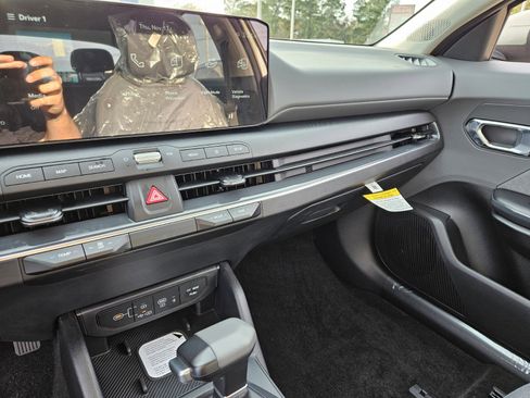 New 2025 Kia K4 EX image 13