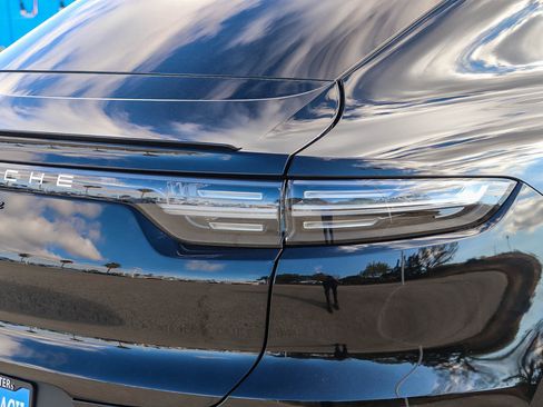 Used 2021 Porsche Cayenne Coupe image 10