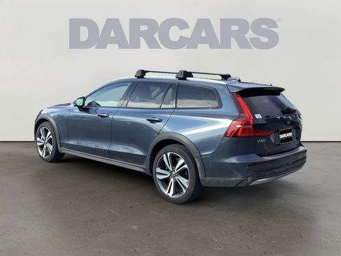Used 2024 Volvo V60 B5 Cross Country Plus w/ Protection Package Premier image 5
