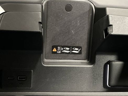 Used 2024 Chevrolet Silverado 1500 LT image 25