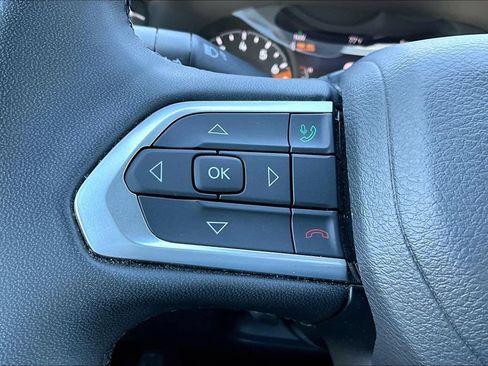 Used 2025 Jeep Compass Limited AWD/4WD image 17