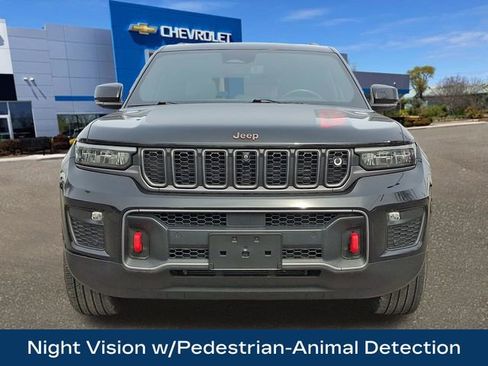 Used 2022 Jeep Grand Cherokee Trailhawk w/ ADV Protech Group II AWD/4WD image 25