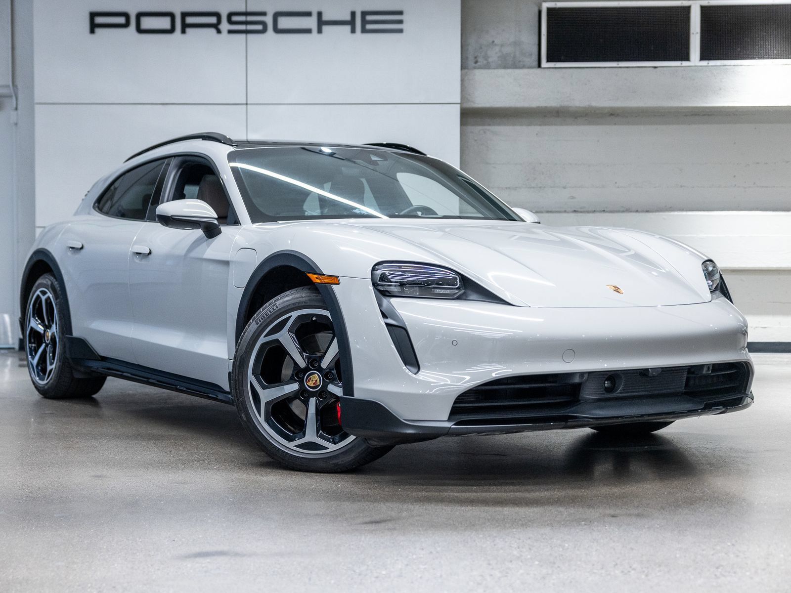 Certified 2024 Porsche Taycan 4S AWD/4WD image 10