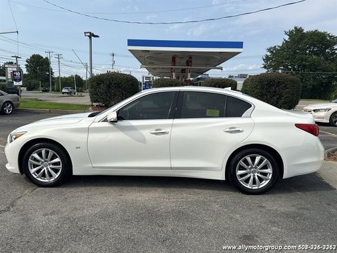 Used 2015 INFINITI Q50 Premium w/ All Weather Package AWD/4WD image 8