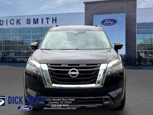 Used 2025 Nissan Pathfinder SV FWD image 2