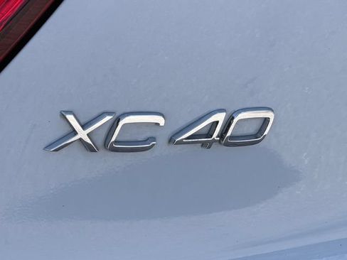 Certified 2024 Volvo XC40 B5 Core AWD/4WD image 10