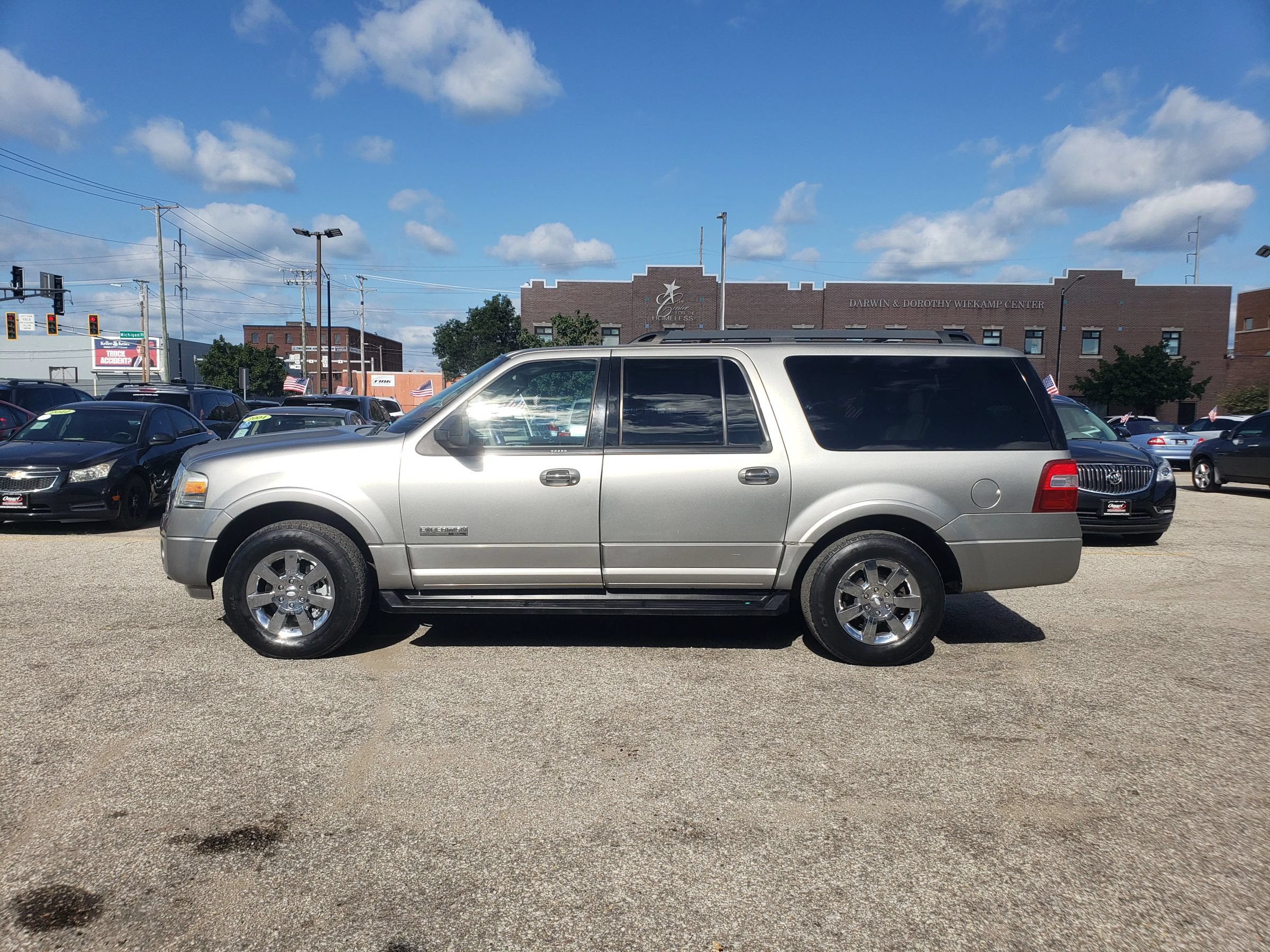 Used 2008 Ford Expedition EL XLT AWD/4WD image 6
