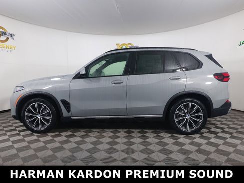 New 2025 BMW X5 xDrive40i w/ Parking Assistance Package image 4