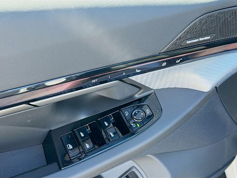 New 2026 BMW i5 eDrive40 image 23