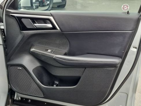Used 2025 Mitsubishi Outlander SE AWD/4WD image 33