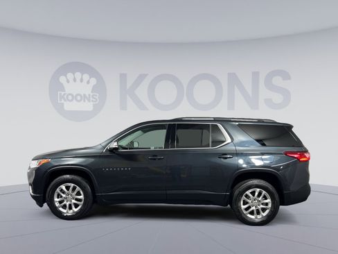 Used 2020 Chevrolet Traverse LT image 2