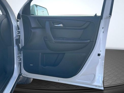 Used 2016 Chevrolet Traverse LT FWD image 24
