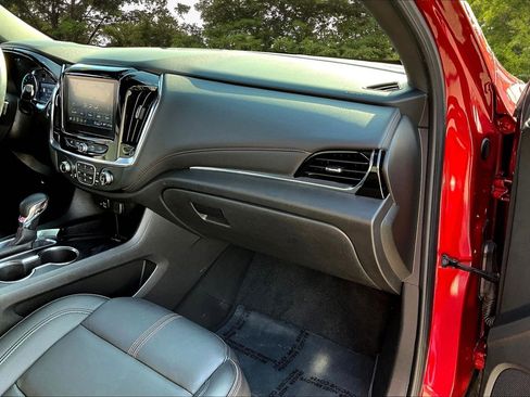 Used 2023 Chevrolet Traverse RS image 29