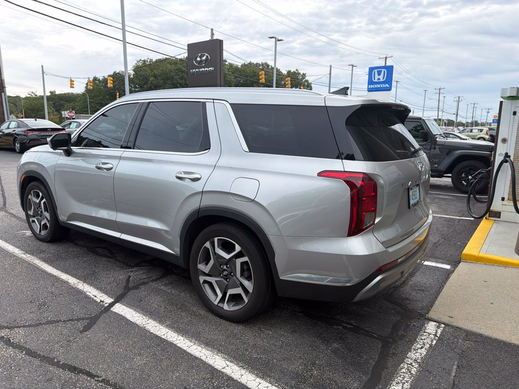 Used 2024 Hyundai Palisade Limited AWD/4WD image 4
