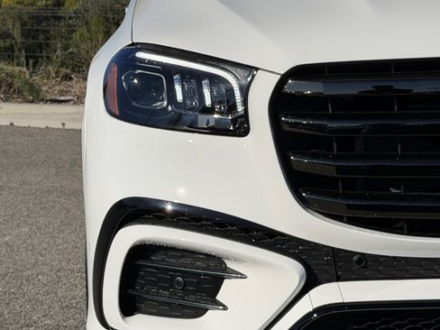 New 2026 Mercedes-Benz GLS 450 4MATIC image 7