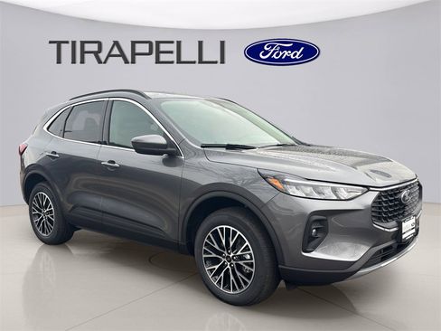 New 2026 Ford Escape SE image 2