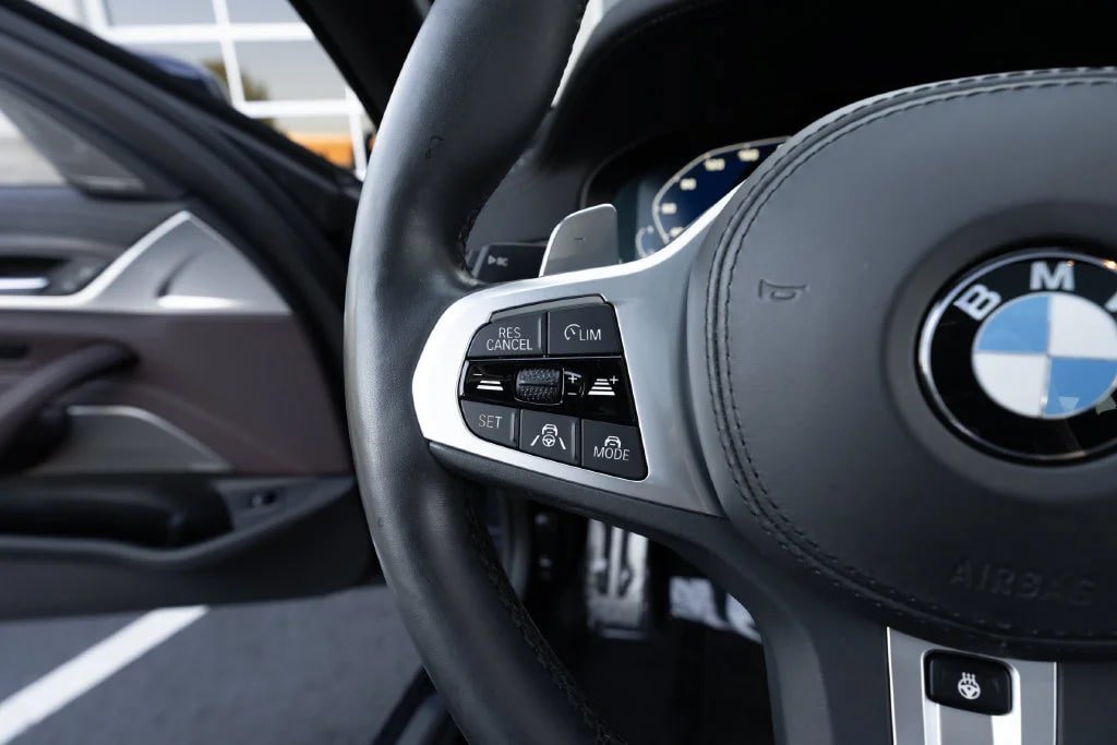 Used 2021 BMW M550i xDrive w/ Executive Package AWD/4WD image 24