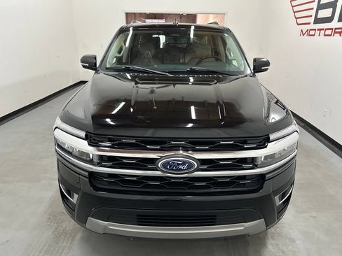 Used 2024 Ford Expedition Max Limited AWD/4WD image 3