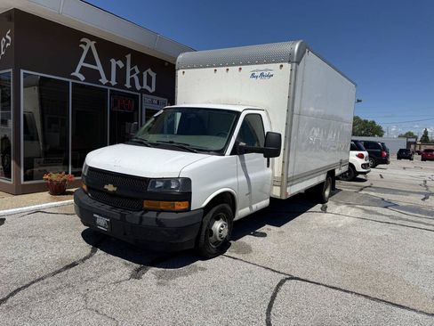 Used 2019 Chevrolet Express 3500 Extended w/ Driver Convenience Package RWD image 2