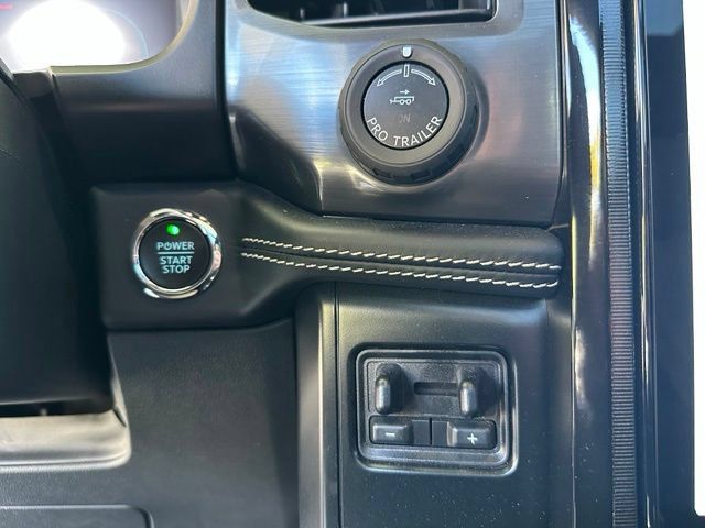 Used 2023 Ford F150 Lightning Platinum AWD/4WD image 28