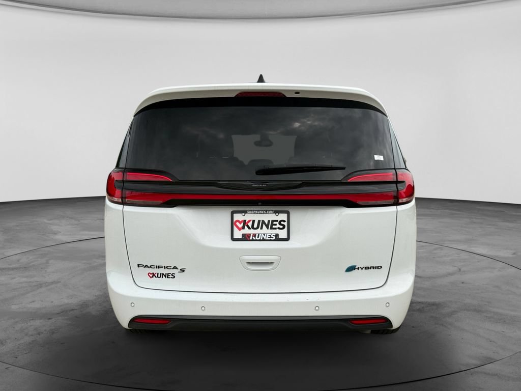 Used 2024 Chrysler Pacifica Limited FWD image 8