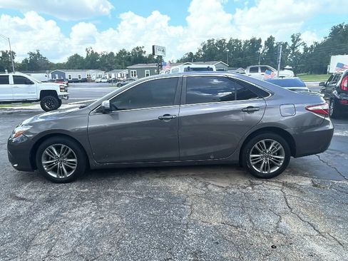 Used 2016 Toyota Camry SE FWD image 3