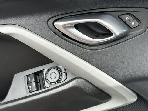 Used 2023 Chevrolet Camaro LT RWD image 11