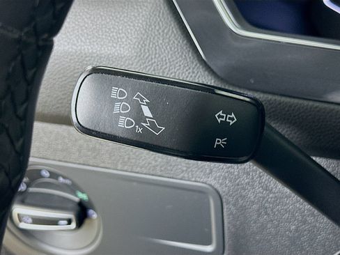 Used 2020 Volkswagen Tiguan SEL AWD/4WD image 20