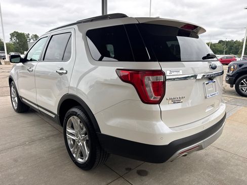 Used 2016 Ford Explorer Limited w/ Equipment Group 301A AWD/4WD image 4